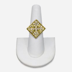 Diamond shaped ring
